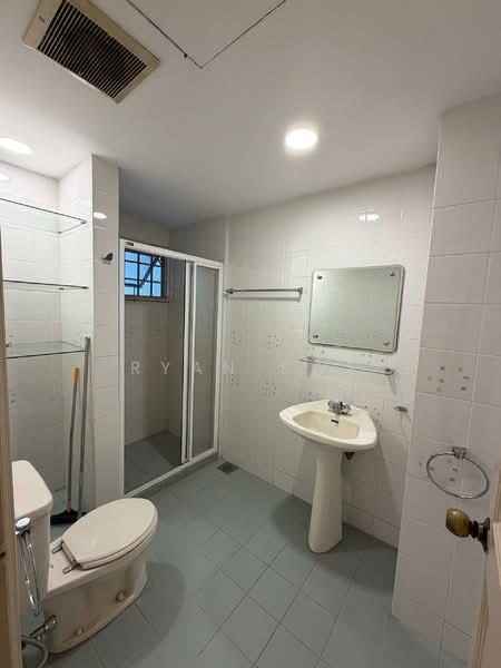Condominium for Rent at Damansara Villa - Ryan Swe - Bathroom - PropertyGuru.com.my