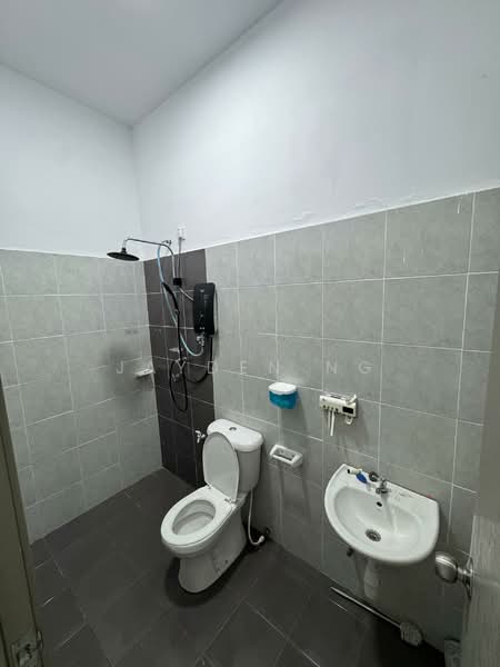 Cluster House for Sale in Kangkar Pulai (Skudai) - Jayden Ng - Bathroom - PropertyGuru.com.my