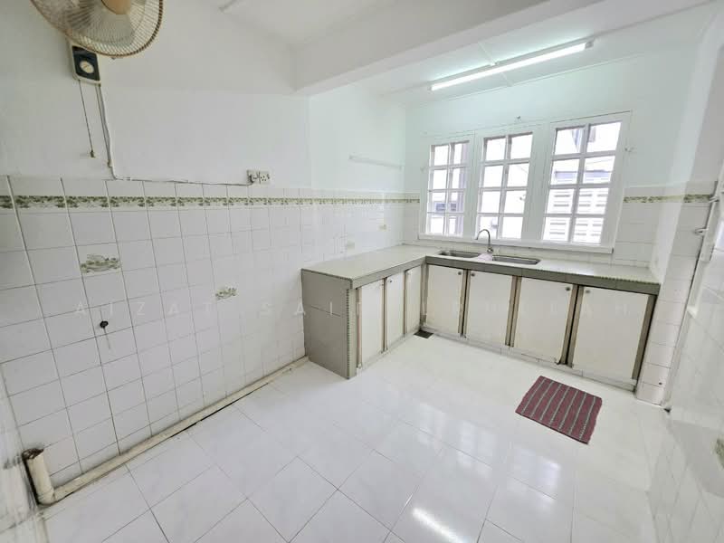 2-storey Terraced House for Sale in Usj 9 (Subang Jaya) - Aizat Saifulrullah - Kitchen - PropertyGuru.com.my