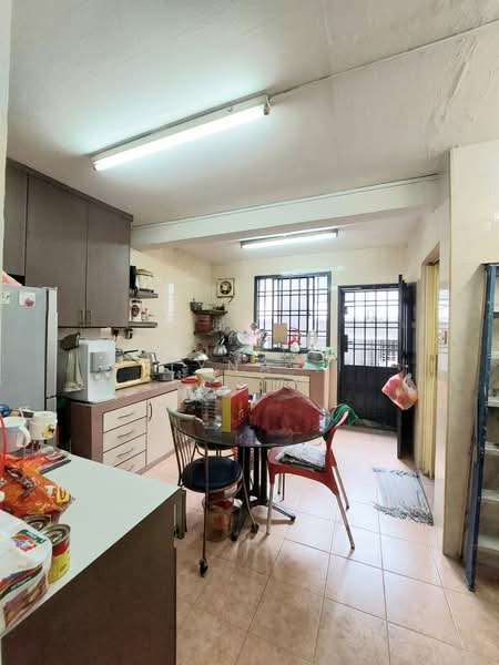 2-storey Terraced House for Sale in Taman Johor Jaya (Johor Bahru) - Tyna . - Kitchen - PropertyGuru.com.my