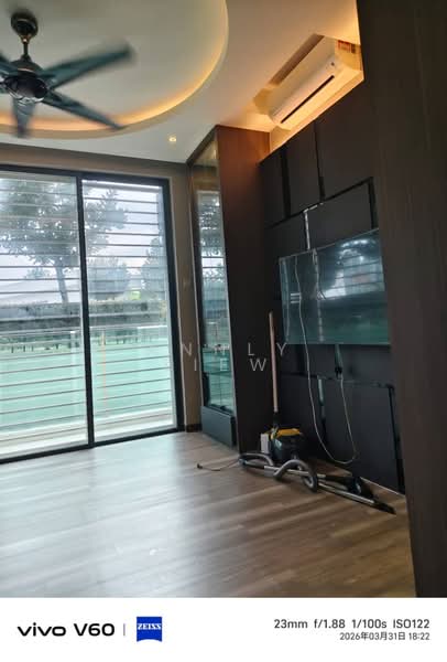 Servis Apartment untuk Dijual di Crescent Bay Suites (Teluk Bayu) - Annly Liew - Living Room - PropertyGuru.com.my