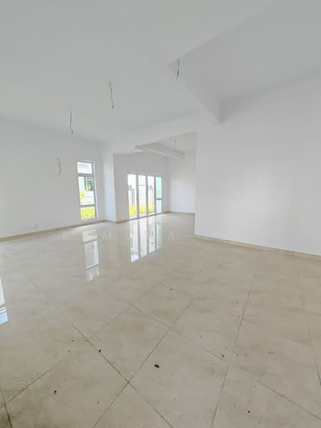 Rumah Berkembar untuk Dijual di Taman Klebang Utama (Klebang) - Ramona Tan - Living Room - PropertyGuru.com.my