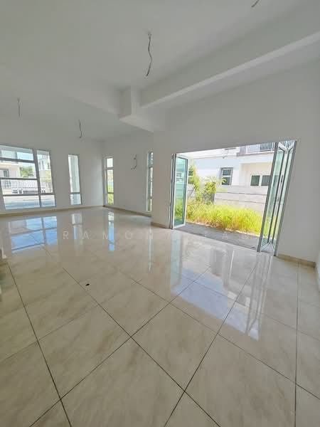 Rumah Berkembar untuk Dijual di Taman Klebang Utama (Klebang) - Ramona Tan - Living Room - PropertyGuru.com.my