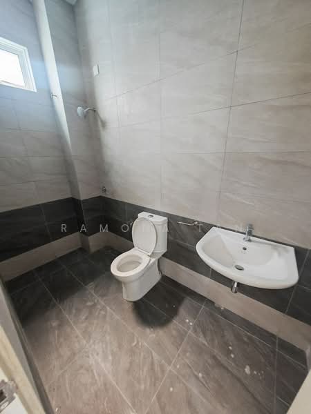 Rumah Berkembar untuk Dijual di Taman Klebang Utama (Klebang) - Ramona Tan - PropertyGuru.com.my