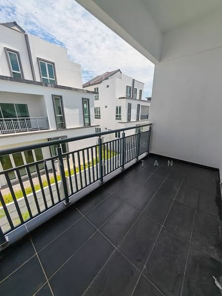 Rumah Berkembar untuk Dijual di Taman Klebang Utama (Klebang) - Ramona Tan - PropertyGuru.com.my