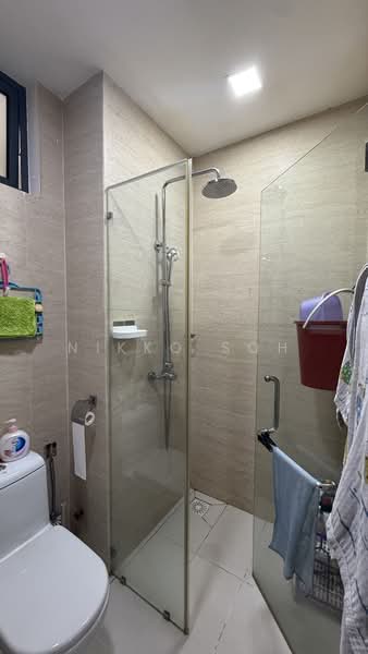Servis Apartment untuk Dijual di Crescent Bay Suites (Teluk Bayu) - Nikko Soh - Bathroom - PropertyGuru.com.my