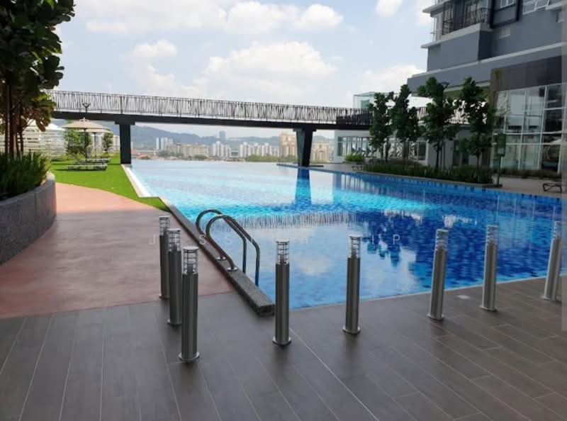 Servis Apartment untuk Disewa di Pinnacle Sri Petaling - Jessica Lip - Bridge connecting the facilities deck - PropertyGuru.com.my