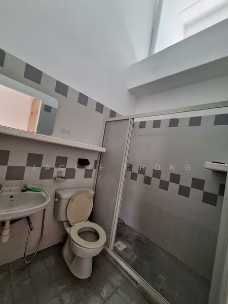 2-storey Terraced House for Rent in Taman Gembira (Jalan Klang Lama (Old Klang Road)) - Jackie Chong - Bathroom - PropertyGuru.com.my