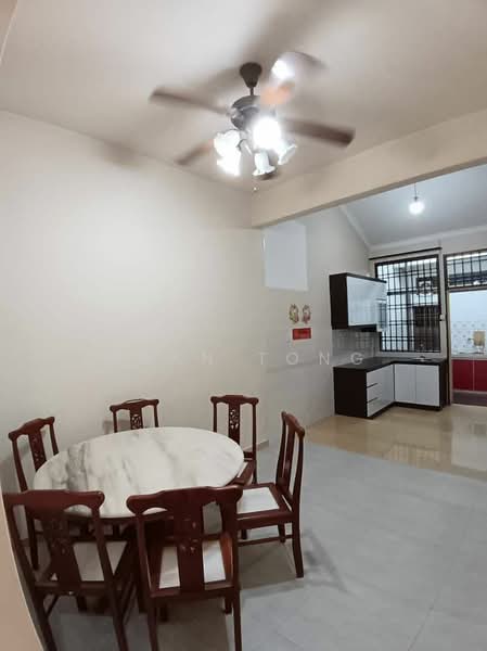 Rumah Teres 1 Tingkat untuk Disewa di Taman Setia Indah (Tebrau) - Joan Tong - Dining Room - PropertyGuru.com.my