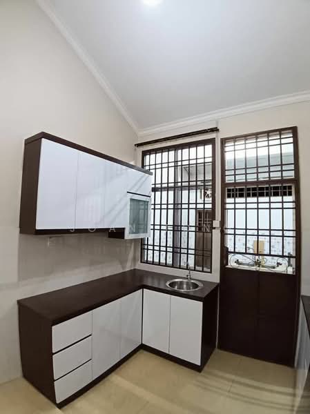 Rumah Teres 1 Tingkat untuk Disewa di Taman Setia Indah (Tebrau) - Joan Tong - Kitchen - PropertyGuru.com.my