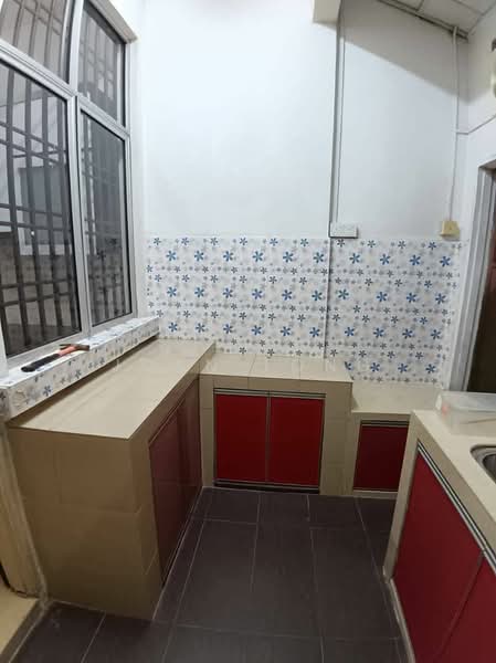 Rumah Teres 1 Tingkat untuk Disewa di Taman Setia Indah (Tebrau) - Joan Tong - Kitchen - PropertyGuru.com.my