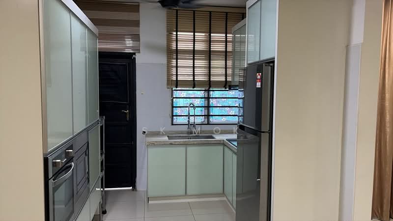 Cluster House for Rent in Taman Pulai Flora (Skudai) - SK Mok - Kitchen - PropertyGuru.com.my