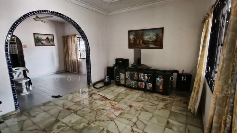 Rumah Banglo untuk Dijual di Taman Century (Johor Bahru) - Pooi Leen Voon - Living Room - PropertyGuru.com.my