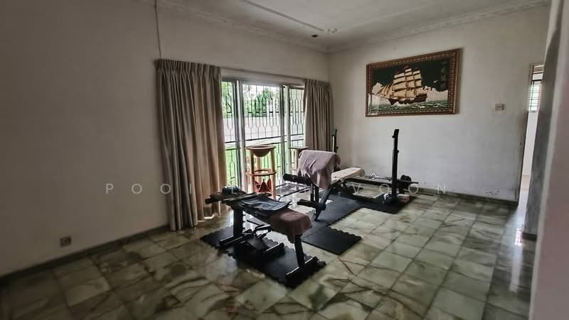 Rumah Banglo untuk Dijual di Taman Century (Johor Bahru) - Pooi Leen Voon - Gym - PropertyGuru.com.my