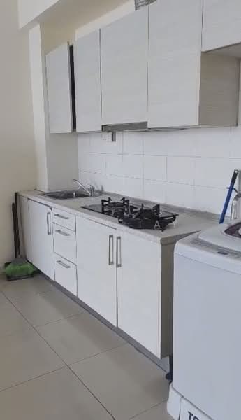 Servis Apartment untuk Dijual di Greenfield Regency - Nick Tay - Kitchen - PropertyGuru.com.my
