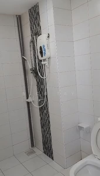 Servis Apartment untuk Dijual di Greenfield Regency - Nick Tay - Bathroom - PropertyGuru.com.my
