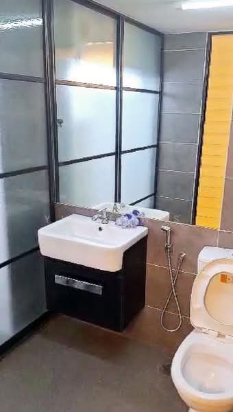 Condominium for Rent at Empire Damansara (Empire SOHO 2) - Yu Kelwis - Bathroom - PropertyGuru.com.my