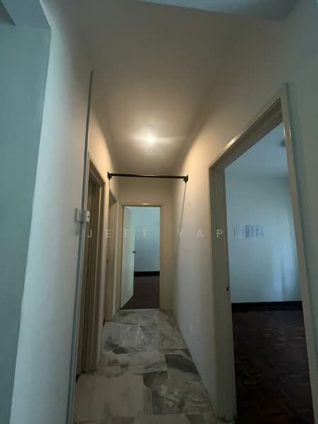 Pangsapuri untuk Disewa di D'Palma - Jeff Yap - Corridor - PropertyGuru.com.my