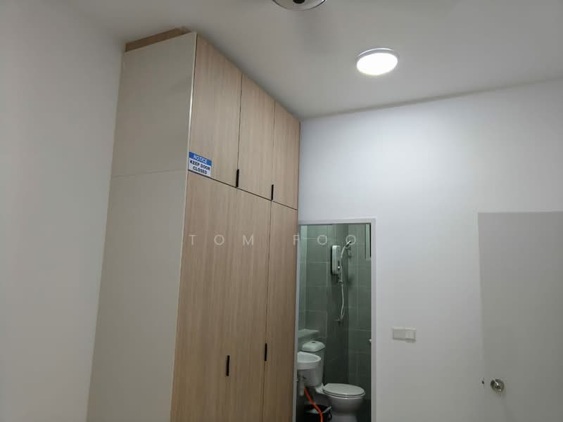 Kondominium untuk Disewa di Residensi Adelia 2 - Tom Foo - Bathroom - PropertyGuru.com.my
