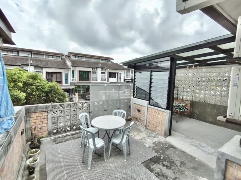 2-storey Terraced House for Rent in Denai Alam (Shah Alam) - Danial Aiman - Balcony - PropertyGuru.com.my