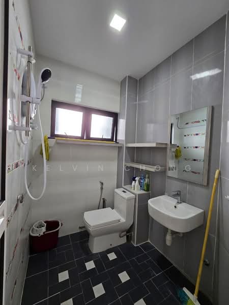 Condominium for Rent at Treetops Residence - Kelvin Chong - Bathroom - PropertyGuru.com.my