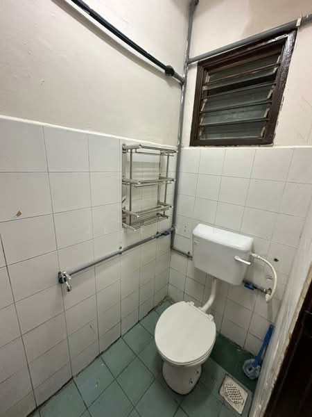 Rumah Flat untuk Disewa di Flora Damansara Flat - Jeff Yap - Bathroom - PropertyGuru.com.my