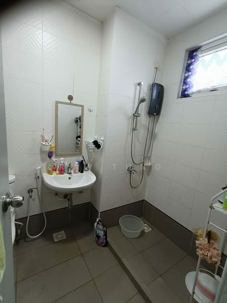 Service Residence for Sale at Seasons Amara Larkin - Ray Tung - Bathroom - PropertyGuru.com.my