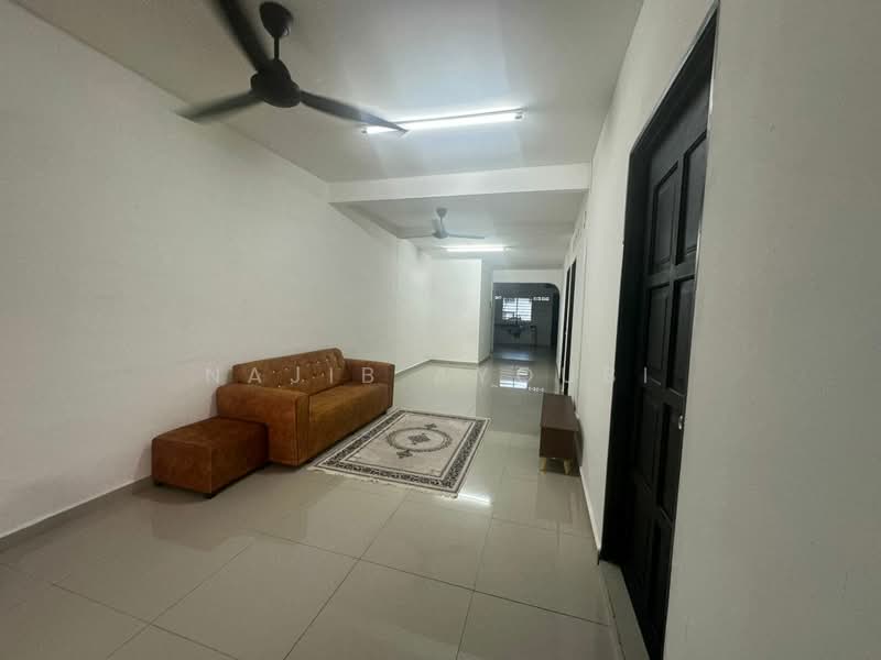 Rumah Teres 1 Tingkat untuk Disewa di Taman Greenwood (Batu Caves) - Najib Ayoubi - Living Room - PropertyGuru.com.my