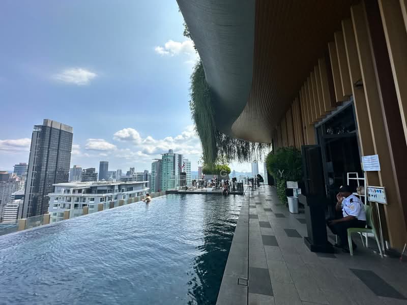 Servis Apartment untuk Dijual di Ceylonz Suites - Angel Goey - Pool - PropertyGuru.com.my