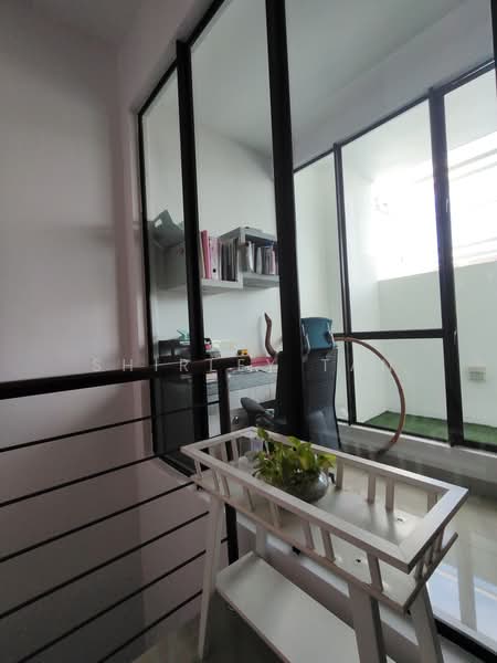 3-storey Terraced House for Sale in Taman Damai Utama (Bandar Kinrara) - Shirley Tan - Top floor foyer - PropertyGuru.com.my