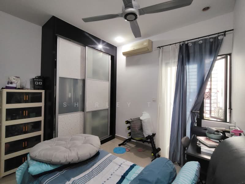 3-storey Terraced House for Sale in Kinrara Residence (Puchong) - Shirley Tan - Ground floor bedroom - PropertyGuru.com.my