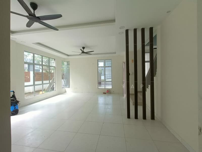 Cluster House for Rent in Kampung Melayu Kangkar Pulai (Pulai) - Shirley Yap - Living Room - PropertyGuru.com.my