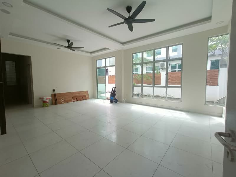 Cluster House for Rent in Kampung Melayu Kangkar Pulai (Pulai) - Shirley Yap - Living Room - PropertyGuru.com.my