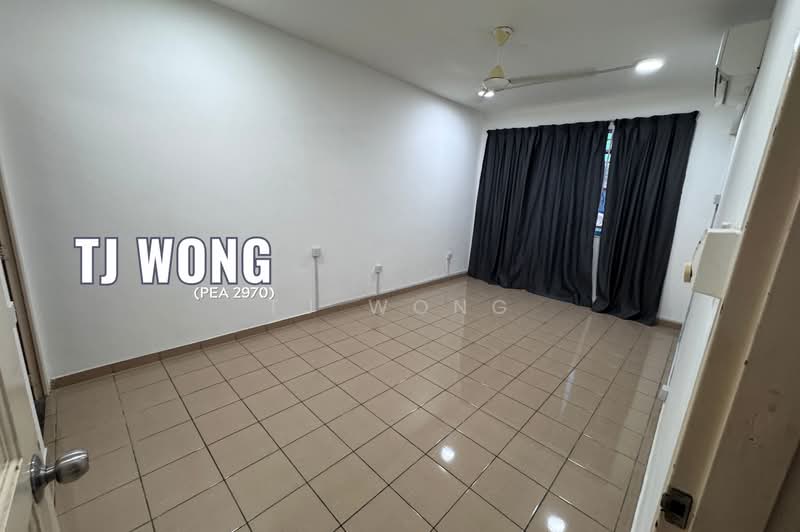 2-storey Terraced House for Rent in Taman Kingfisher 3 & 4 (Kota Kinabalu) - TJ Wong - Master Room - PropertyGuru.com.my