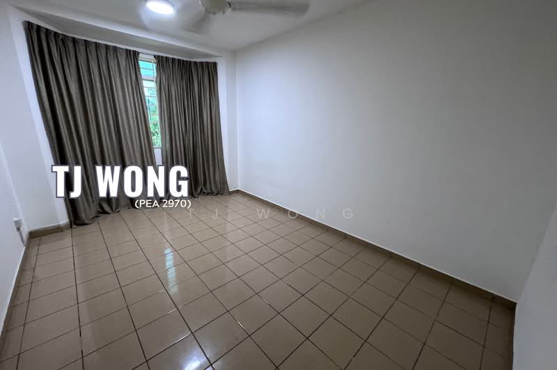 2-storey Terraced House for Rent in Taman Kingfisher 3 & 4 (Kota Kinabalu) - TJ Wong - Room 2 (1st floor) - PropertyGuru.com.my