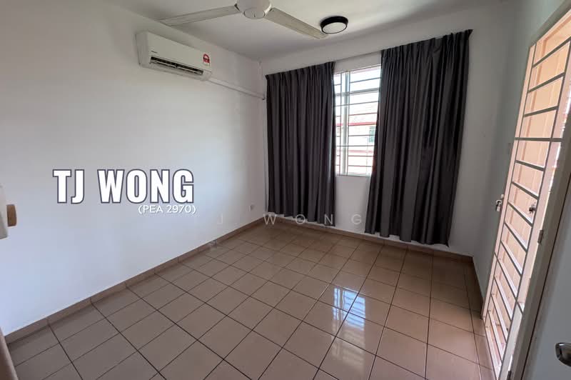 2-storey Terraced House for Rent in Taman Kingfisher 3 & 4 (Kota Kinabalu) - TJ Wong - Room 3 (1st floor) - PropertyGuru.com.my