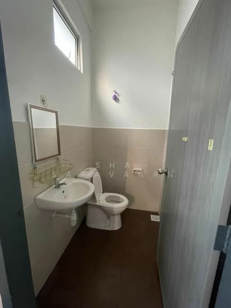 3-storey Terraced House for Sale in Pontian (Johor) - Sha Saravanan - Bathroom - PropertyGuru.com.my
