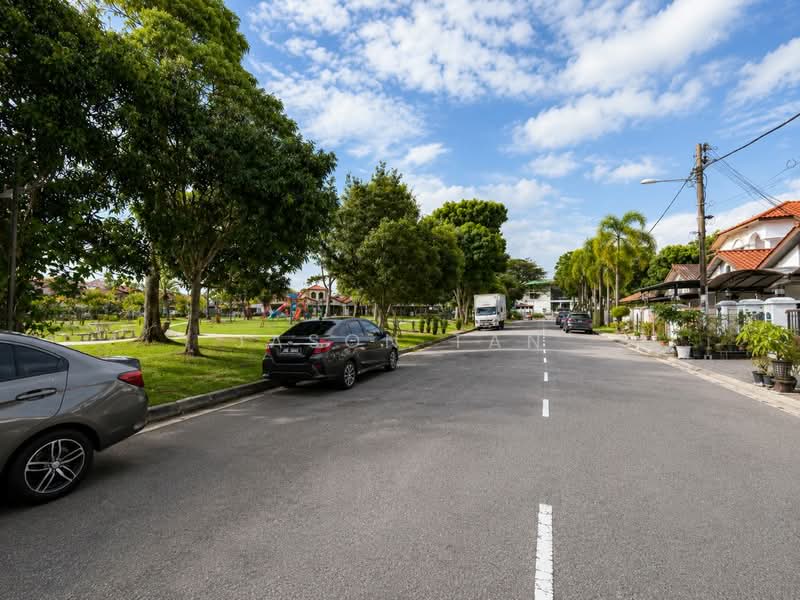Rumah Teres 1.5 Tingkat untuk Dijual di Taman Molek (Johor Bahru) - Jason Tan - Exterior - PropertyGuru.com.my