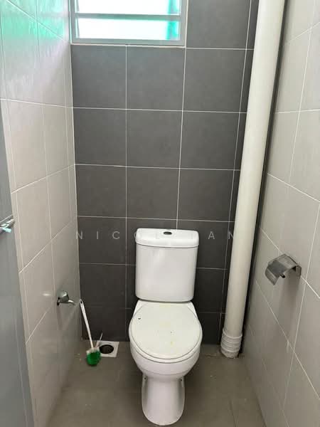 Shop / Office for Sale in Taman Tangling Jaya (Simpang Ampat) - Nicol Tan - Bathroom - PropertyGuru.com.my
