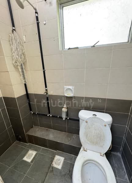 Townhouse for Rent in Serdang (Seri Kembangan) - Levis Chan - Bathroom - PropertyGuru.com.my