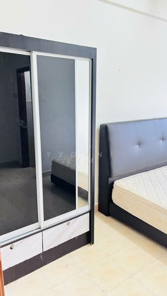 Servis Apartment untuk Dijual di Bayu Puteri 3 - Yvonne Lim - Bedroom - PropertyGuru.com.my