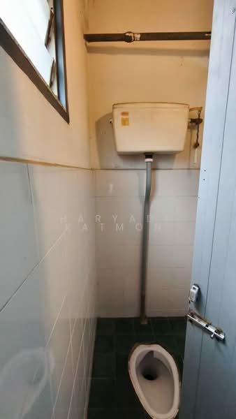 Rumah Flat untuk Disewa di Taman Sepakat Indah Apartment - Haryadi Katmon - Bathroom - PropertyGuru.com.my