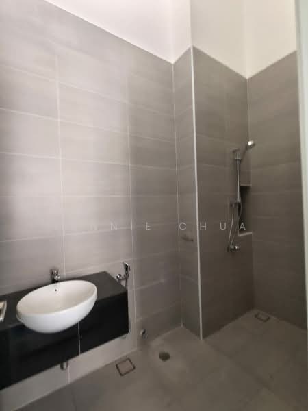 Semi-Detached House for Sale in Taman Ekoflora (Johor Bahru) - Fennie Chua - Bathroom - PropertyGuru.com.my