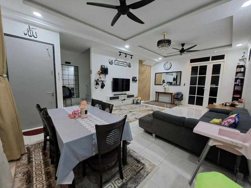 Rumah Teres 2 Tingkat untuk Disewa di Kota Puteri Seksyen 8 (Batu Arang) - Rohani Daud - Living Room - PropertyGuru.com.my