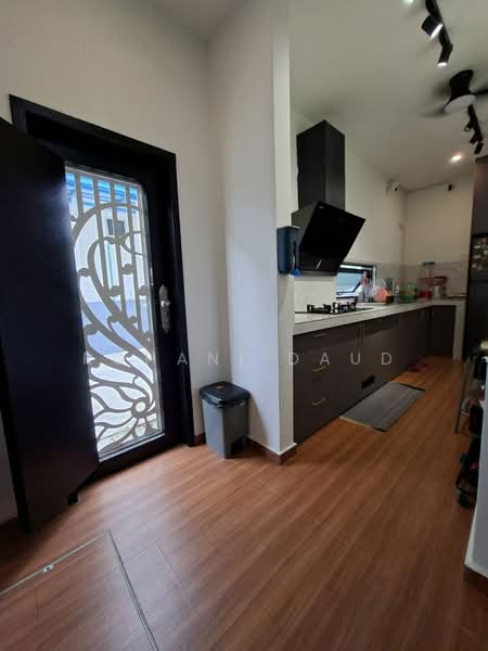Rumah Teres 2 Tingkat untuk Disewa di Kota Puteri Seksyen 8 (Batu Arang) - Rohani Daud - Kitchen - PropertyGuru.com.my