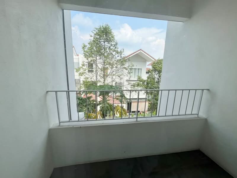 3-storey Terraced House for Sale in Tamansari (Rawang) - Samson Lee - Balcony - PropertyGuru.com.my