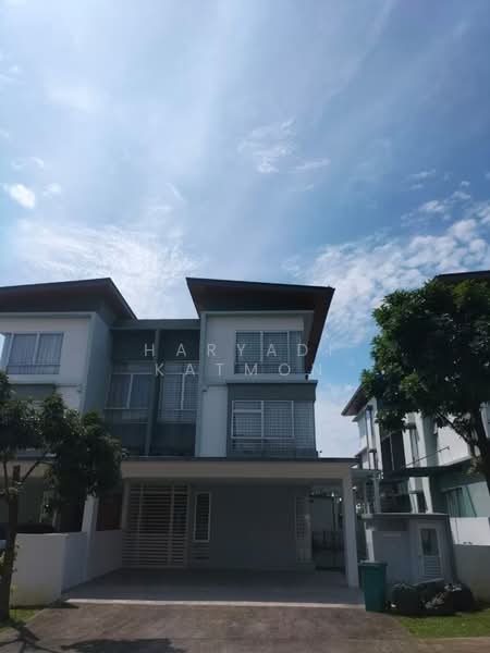 Rumah Berkembar untuk Disewa di Tropicana Heights (Kajang) - Haryadi Katmon - Exterior - PropertyGuru.com.my