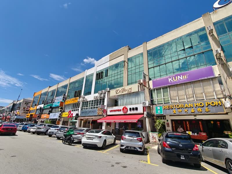 Shop / Office for Rent in Bandar Puteri Puchong (Puchong) - Alexis Lim - Exterior - PropertyGuru.com.my