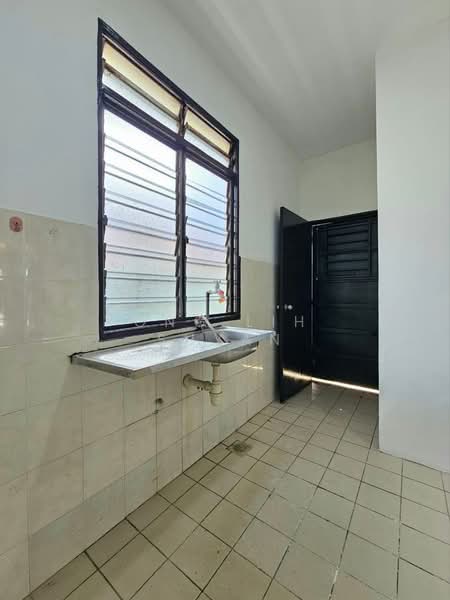 2-storey Terraced House for Sale in Taman Setia Indah (Tebrau) - Ong Lih Shyan - Kitchen - PropertyGuru.com.my