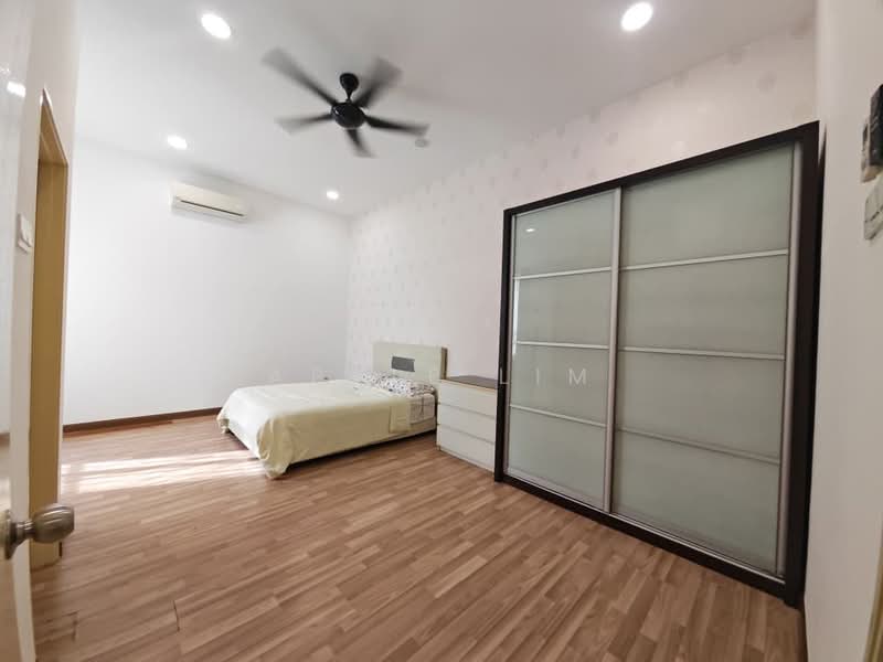 Semi-Detached House for Sale in Canary Garden (Klang) - Apple Lim - Bedroom - PropertyGuru.com.my